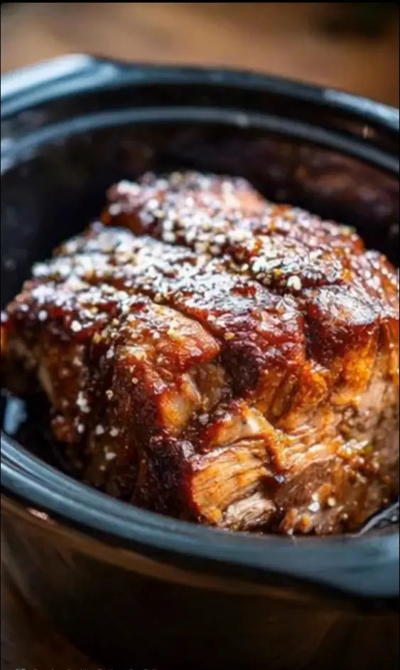 3‑Ingredient Slow Cooker Honey Garlic Chicken - s.savorysplash.com