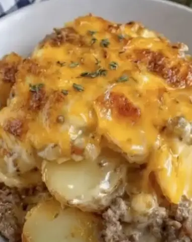 Cheesy Potato & Beef Casserole