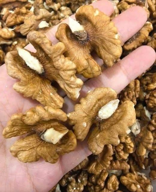 Doctors Reveal That Eating Walnuts Causes Surprising Changes in Your Body